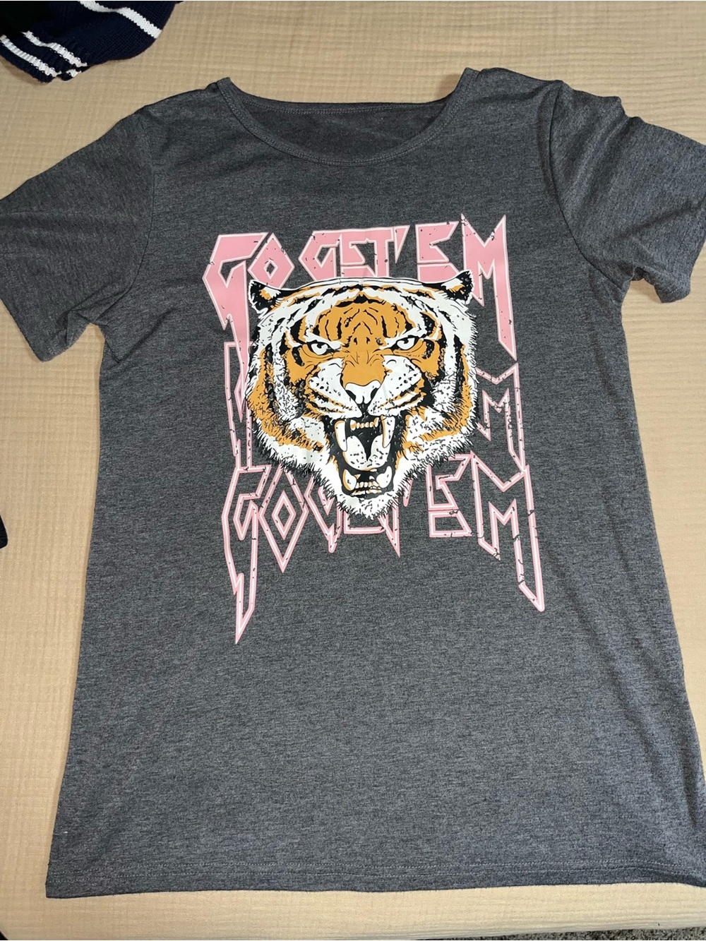 Women’s Graphic Tiger Tee - Charcoal Gray
